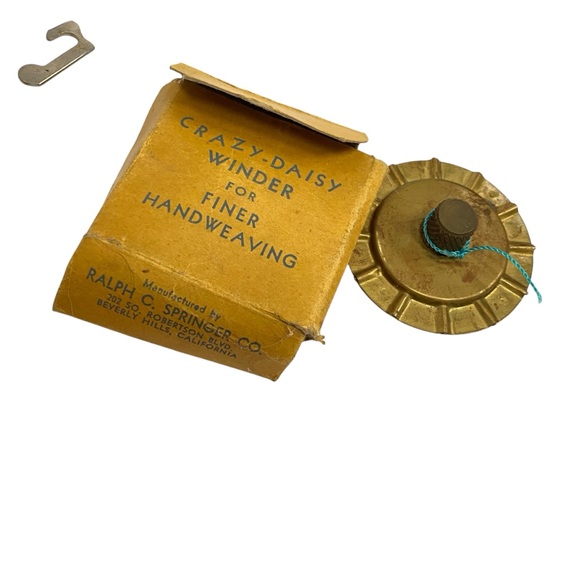 Vintage Junk Drawer Lot Kitchen Items Sprinx Cord Salt Pyrex lid crazy-daisy + - Picture 9 of 16